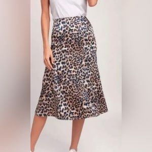 Lulus Animal Print midi skirt tan/navy in size small